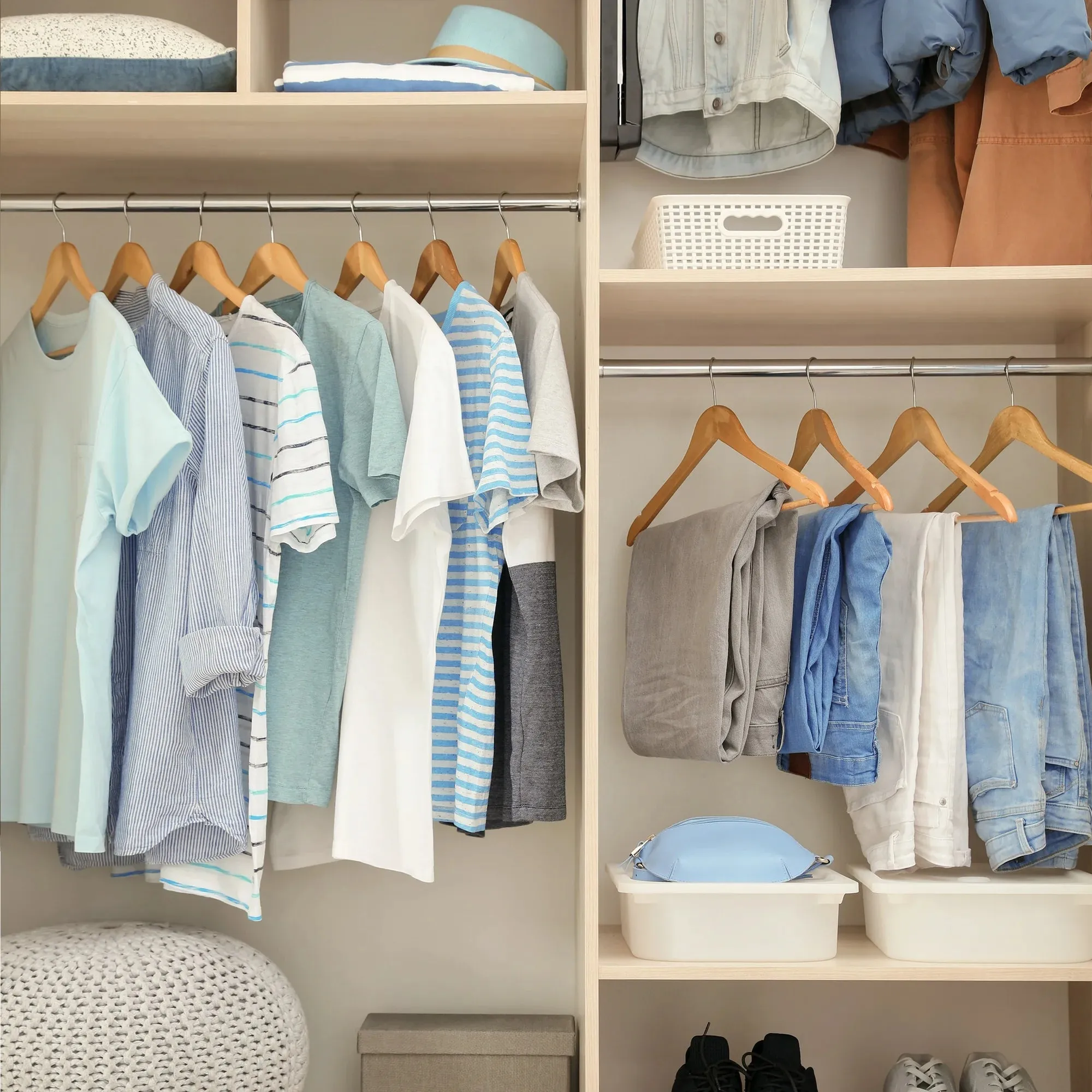 Wooden Hangers 30 Pack - Coat & Suit Hangers with 360Â° Swivel Hook & Non-Slip Notches
